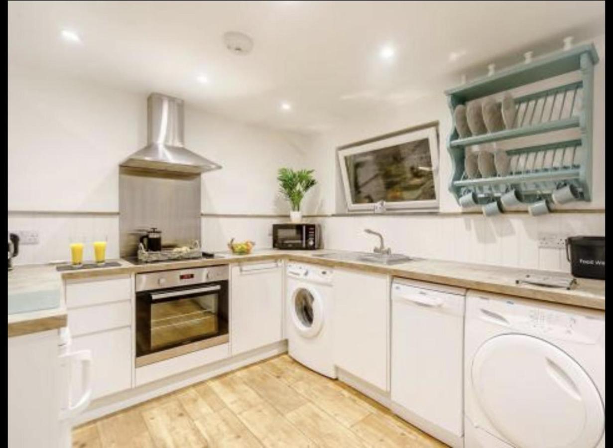 Charming 2-Bed Cottage In Wadebridge Cornwall ภายนอก รูปภาพ